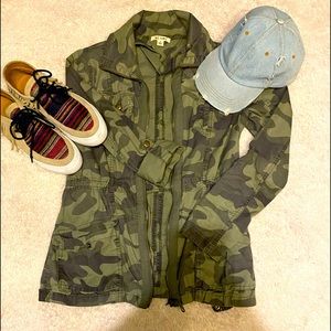 Camo print cargo jacket size small